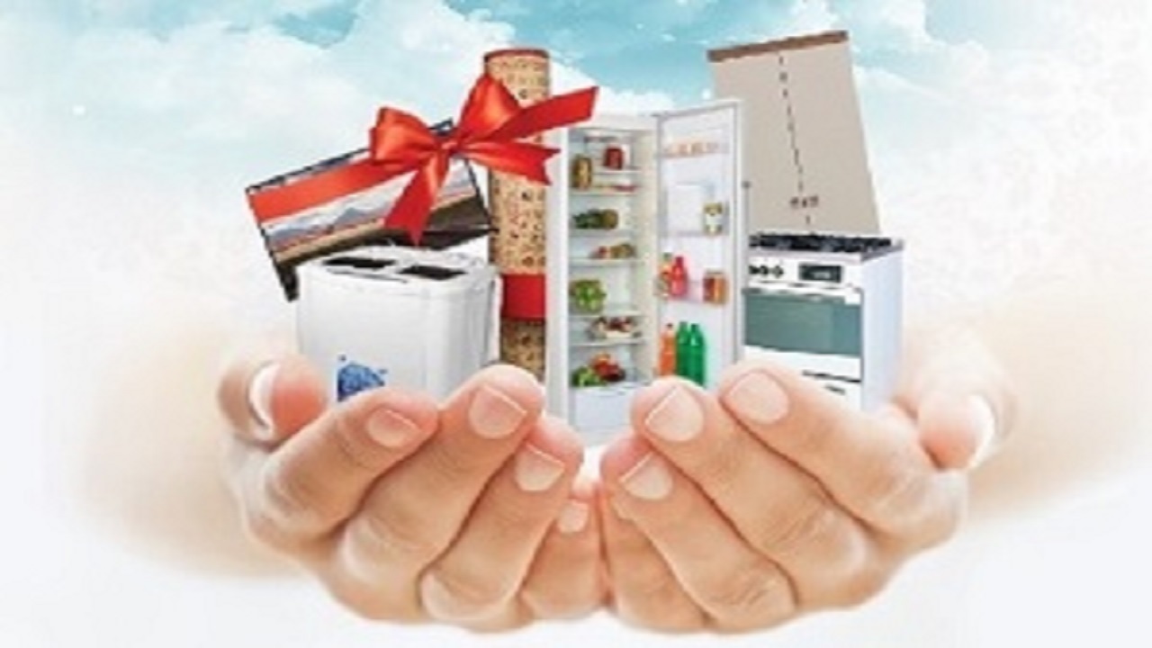 اهدای جهیزیه به نوعروسان در کازرون