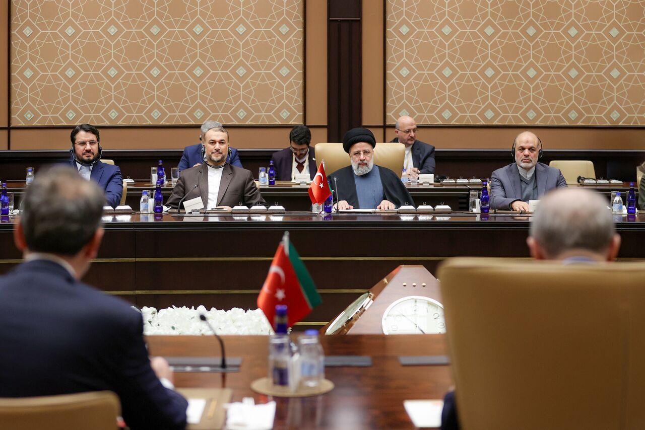 ایران و ترکیه ۱۰ سند همکاری امضا کردند