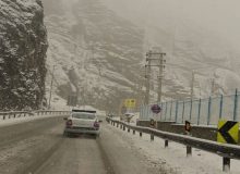 بارش برف و ترافیک سنگین در جاده کرج