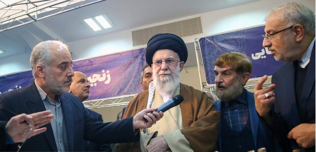 بازدید رهبر انقلاب از نمایشگاه توانمندی‌های تولید داخل