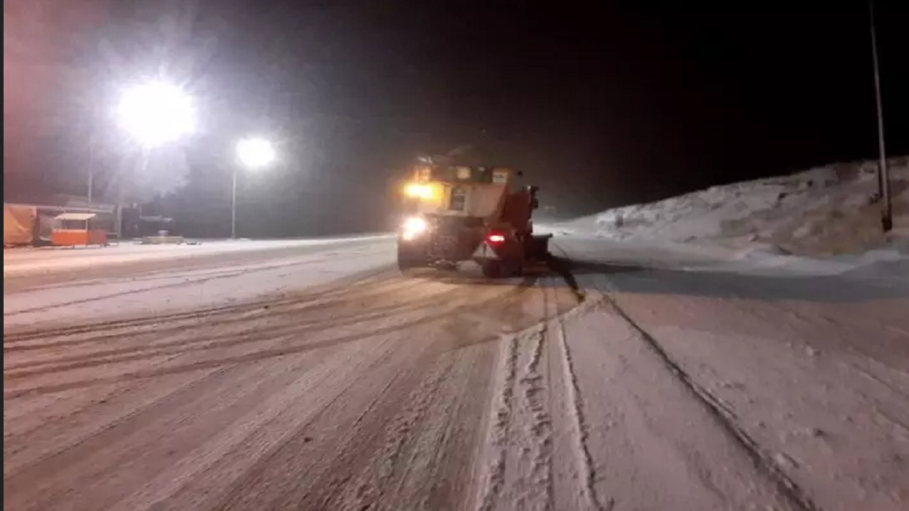 بازگشایی راه ارتباطی ۱۰ روستا در چالدران