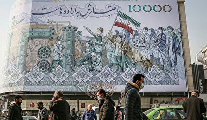 بانک مرکزی ۲۰۰ هزار میلیارد ارزپاشی کرد و دلار به ۵۵ تومان رسید؛ دلار تا ۶۰ هزار تومان چند روز فاصله دارد؟