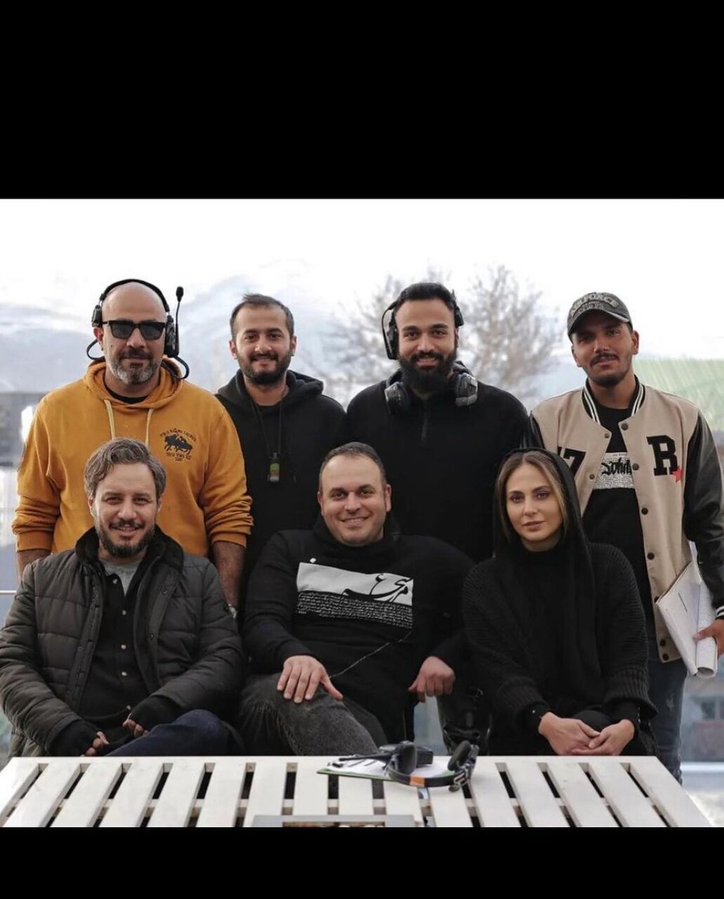 تازه‌ترین تصویر جواد عزتی در پشت صحنه سریال زخم کاری ۳