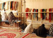 رنج‌هایی که رج به رج پای دار قالی گره می‌خورد