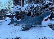 عکس| این مجسمه برفی تبدیل به یک جاذبه گردشگری شد