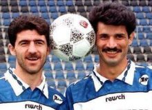 عکس‌| ژست بامزه علی دایی و کریم باقری با سیبیل در آلمان