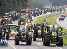 ویدیو/ اعتراض کشاورزان اروپایی با تراکتور