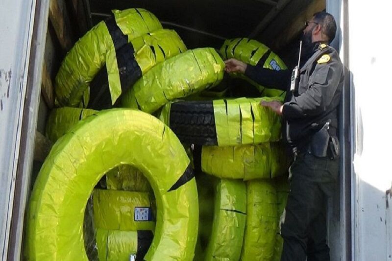 کشف ۵۶ حلقه لاستیک خارجی قاچاق در جاده اردبیل