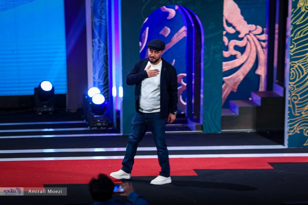 از گلایه جواد عزتی تا اشتباه رییس سازمان سینمایی در خواندن دعا و رکورد شکنی «تابستان همان سال» از گلایه جواد عزتی تا اشتباه رییس سازمان سینمایی در خواندن دعا و رکورد شکنی «تابستان همان سال»