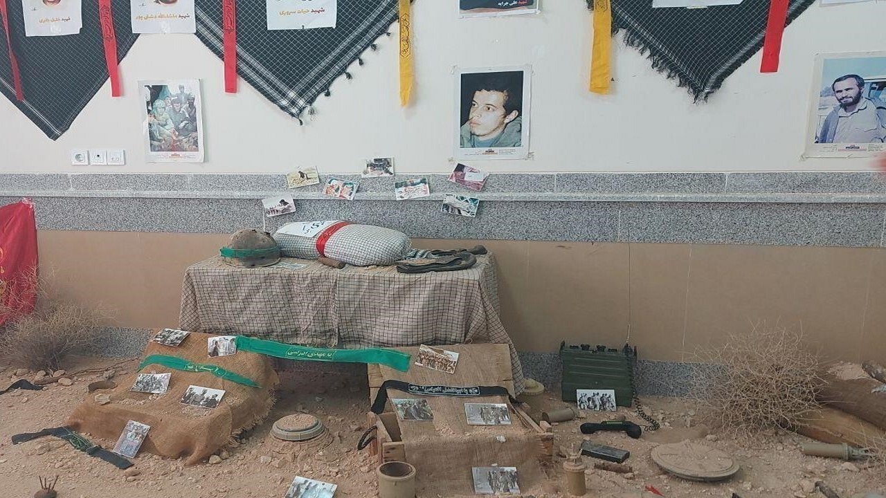 برپایی نمایشگاه انقلاب در شهر ایلام