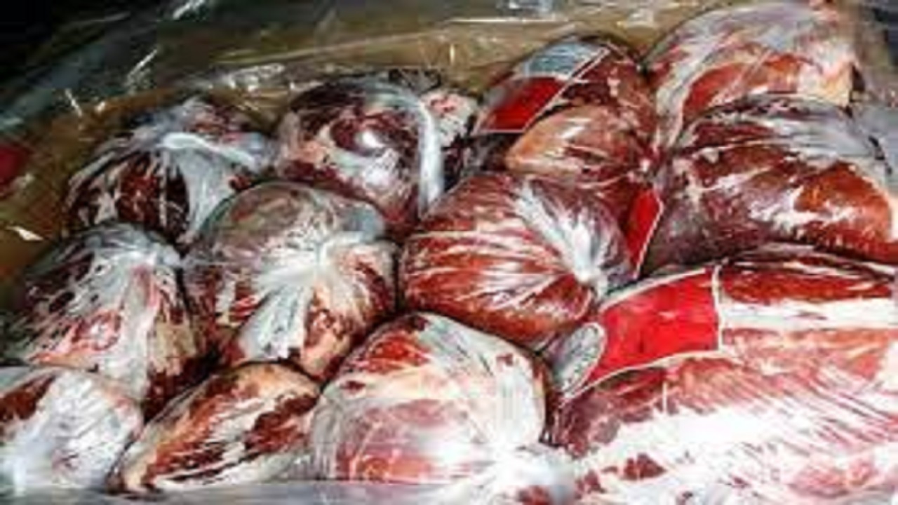 توزیع بیش از ۳۰ تن گوشت منجمد در همدان با قیمت مصوب