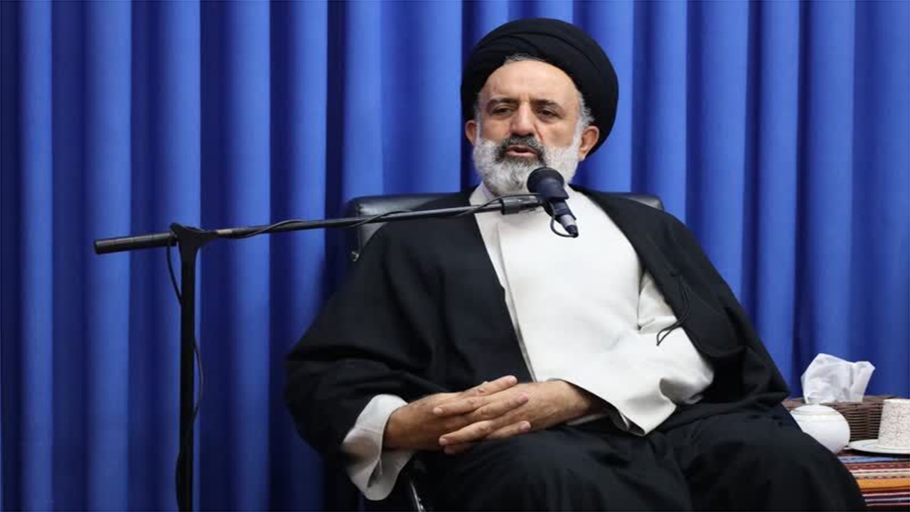 جایگاه و مقام معنوی و عرفانی شاعر به عنوان یک هنرمند برجسته تر از سایر هنرمندان است