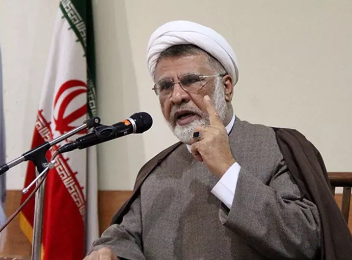 جنس تفکر جبهه پایداری شبیه سلفی‌ها ست / این‌ها جنبه‌های مثبت مدرنیته را قبول ندارند / طلبه‌هایی که وارد نظام آموزشی می‌کنند هم از این جنس هستند / چیزی به نام حفظ هویت ملی در ادبیات این‌ها نیست / «پایداری» نقاط حساس را در کشور به دست گرفته