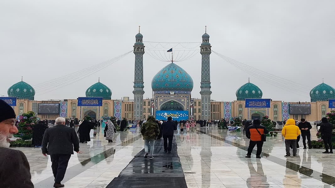 حال و هوای برفی مسجد مقدس جمکران + تصاویر