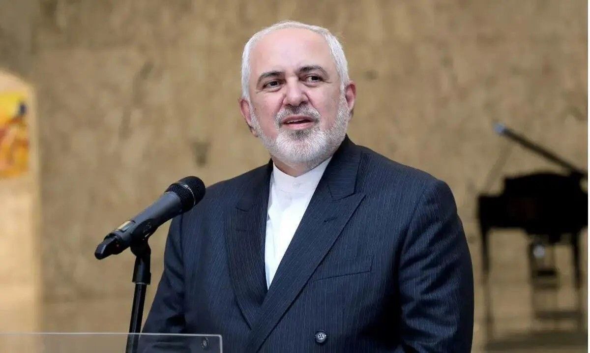 حمله روزنامه کیهان به ظریف: چرا به کسانی که چشم بصیرتشان بسته، و دهانشان باز است اجازه صحبت میدهند؟