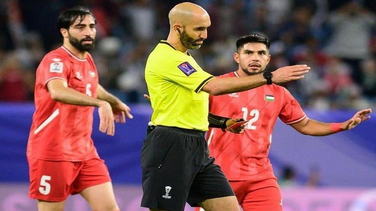 داور کویتی دیدار سپاهان و الهلال را سوت می‌زند
