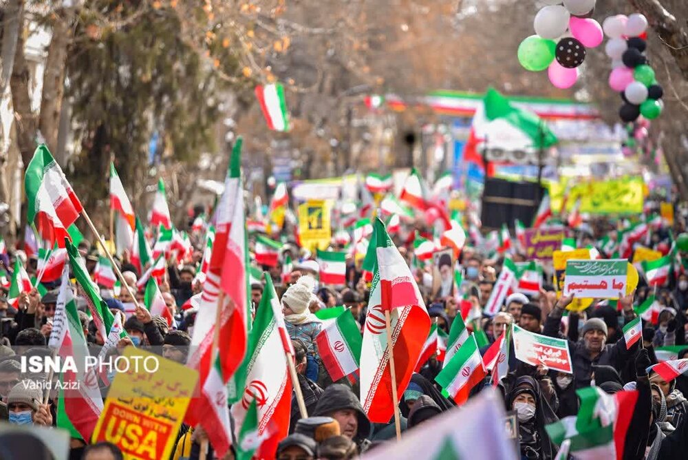 شکوه صبح صادق راهپیمایی ۲۲ بهمن در سراسر کشور شکوه صبح صادق راهپیمایی ۲۲ بهمن در سراسر کشور