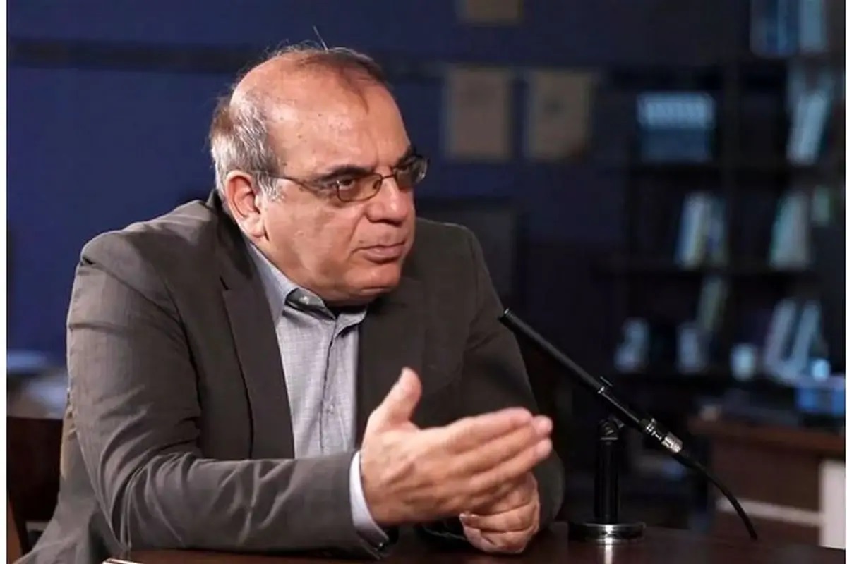 عباس عبدی در واکنش به مطلب روزنامه همشهری: اگر بی حجابهای شرکت کننده در راهپیمایی ۲۲ بهمن مستحق برخورد نیستند پس با هیچ زن دیگری هم نباید برخورد کرد