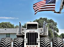 عکس| مشکل عجیب بزرگترین تراکتور جهان