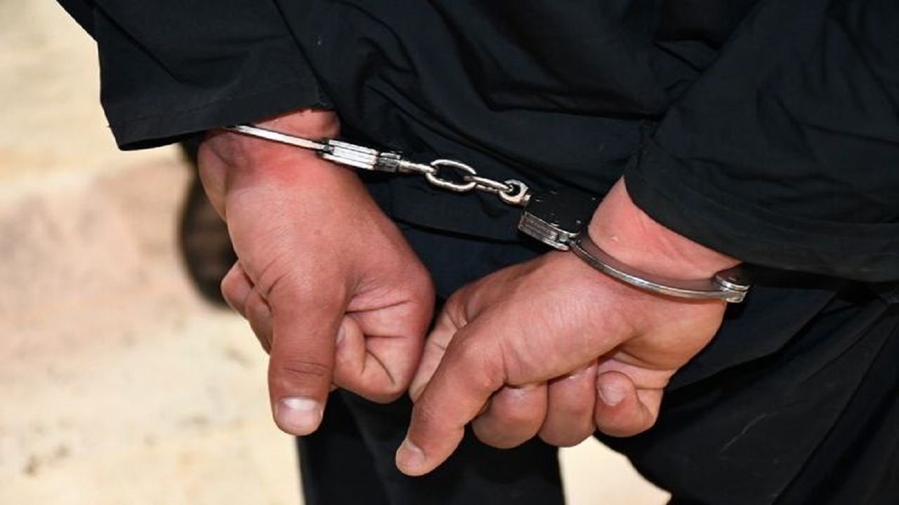 فردی که همسرش را در کاشان به قتل رسانده بود تسلیم پلیس شد