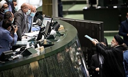 مجلس و دولت بودجه غذا و داروی مردم را از ۱۸.۵ میلیارد دلار به ۱۰ میلیارد دلار کاهش دادند