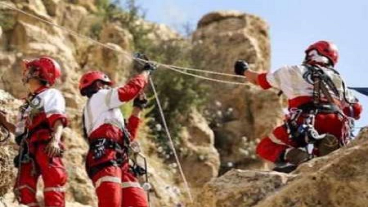 نجات جان مرد مفقود شده در ارتفاعات میشوی مرند