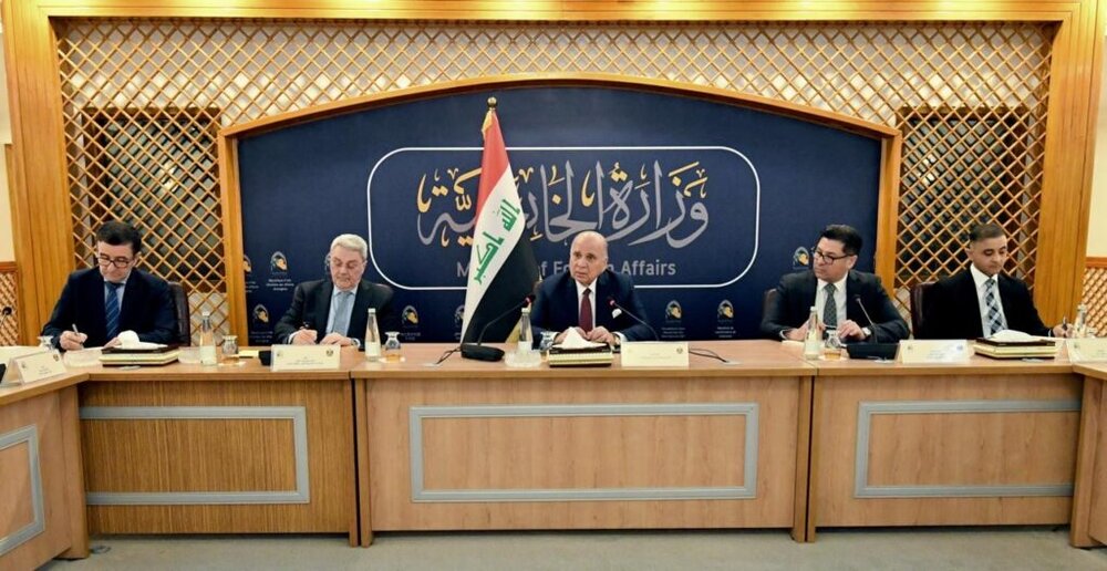 وزیر خارجه عراق: اجازه نمی‌دهیم خاک ما عرصه تسویه حساب شود