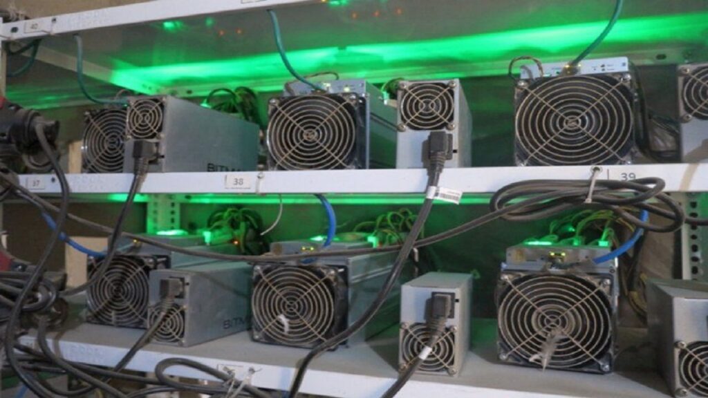 کشف ۲۶ عدد دستگاه ماینر قاچاق در کرج