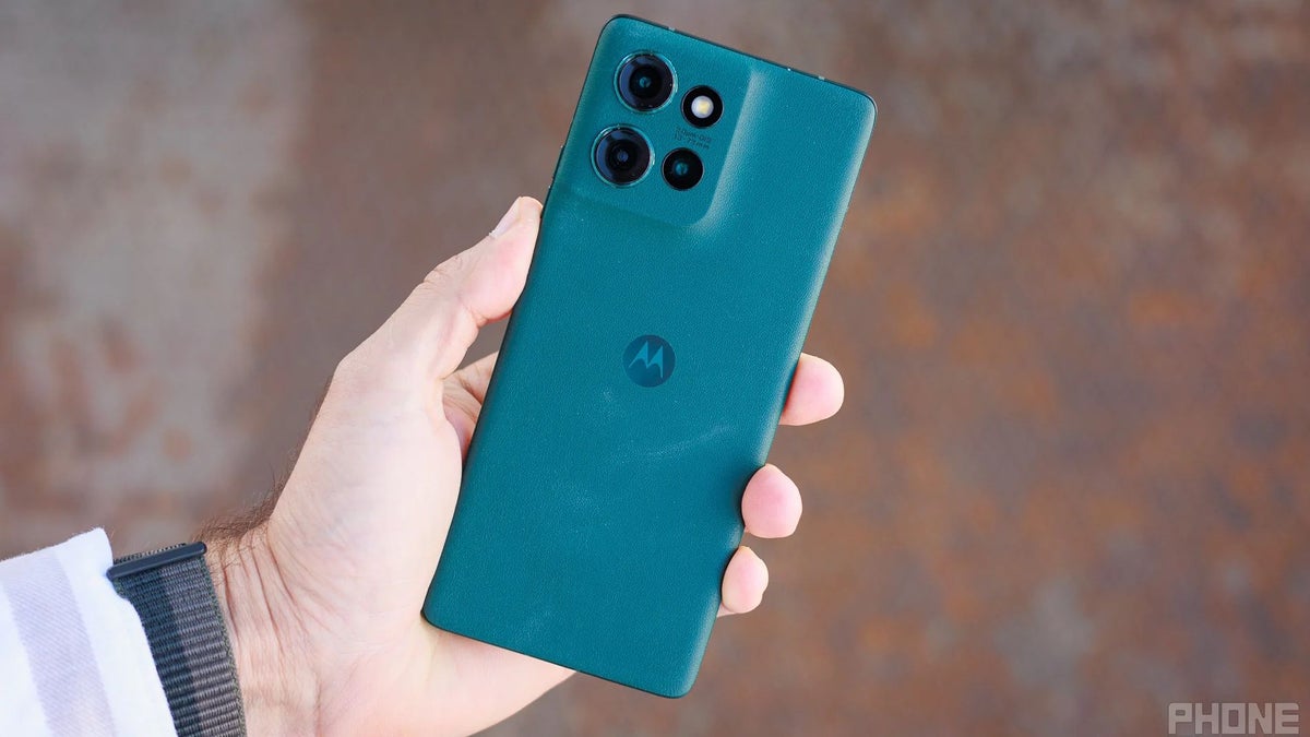 یک شرکت برای کارکنانش گوشی موتورولا خرید و همگی از آن متنفر شدند - دیجینوی