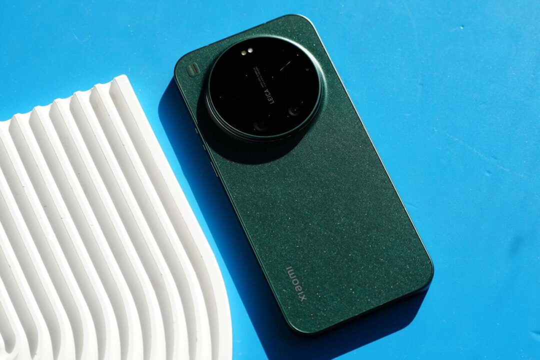 تصاویر واقعی شیائومی ۱۷ اولترا نشان می‌دهند که این گوشی پرچمدار تا چه اندازه خیره‌کننده است - لینک ۳۶۵