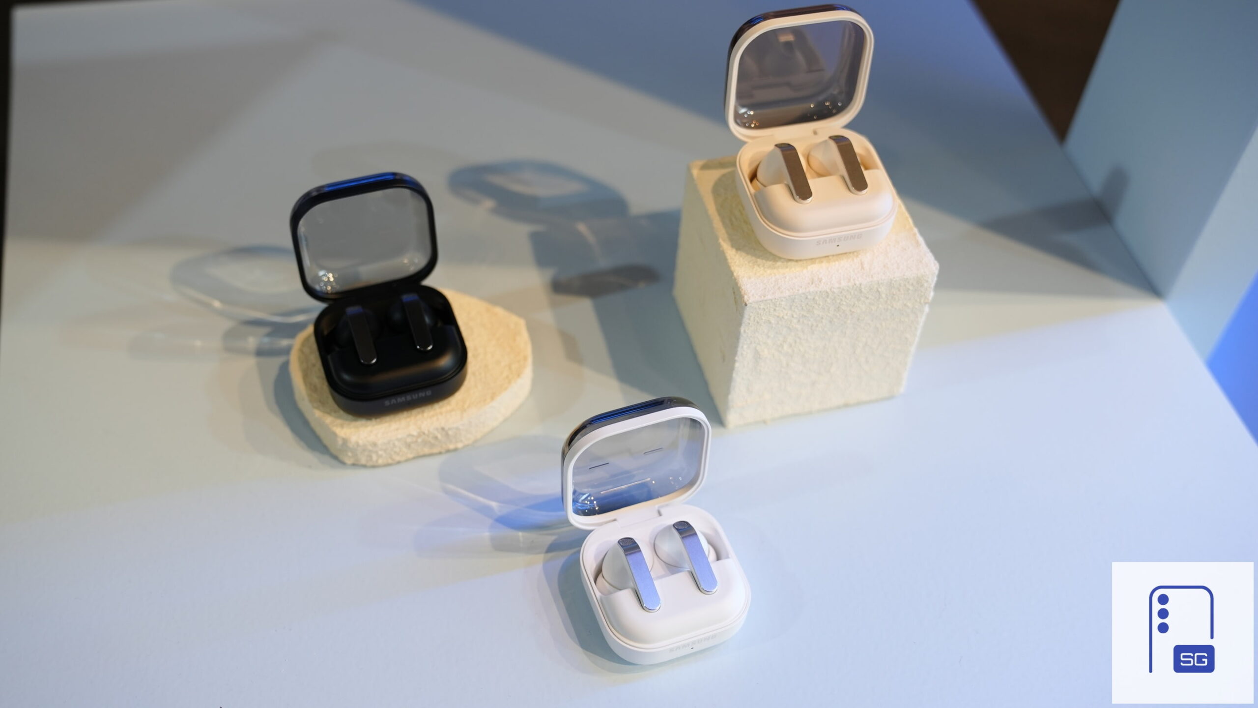 سامسونگ Galaxy Buds 4 و Buds 4 Pro را با بهبودهایی کلیدی معرفی کرد