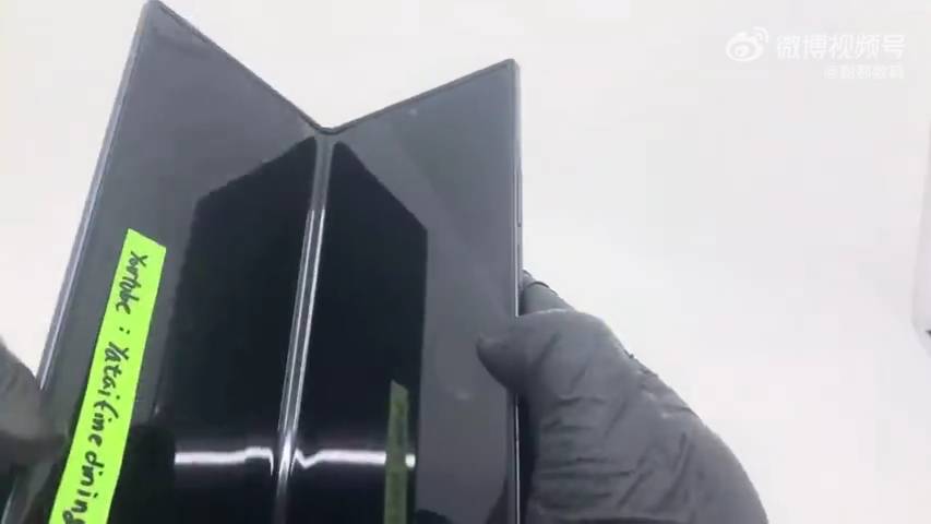 ویدیویی از نمایشگر بدون چین‌خوردگی گلکسی Z Fold8 Ultra منتشر شد | لینک ۳۶۵