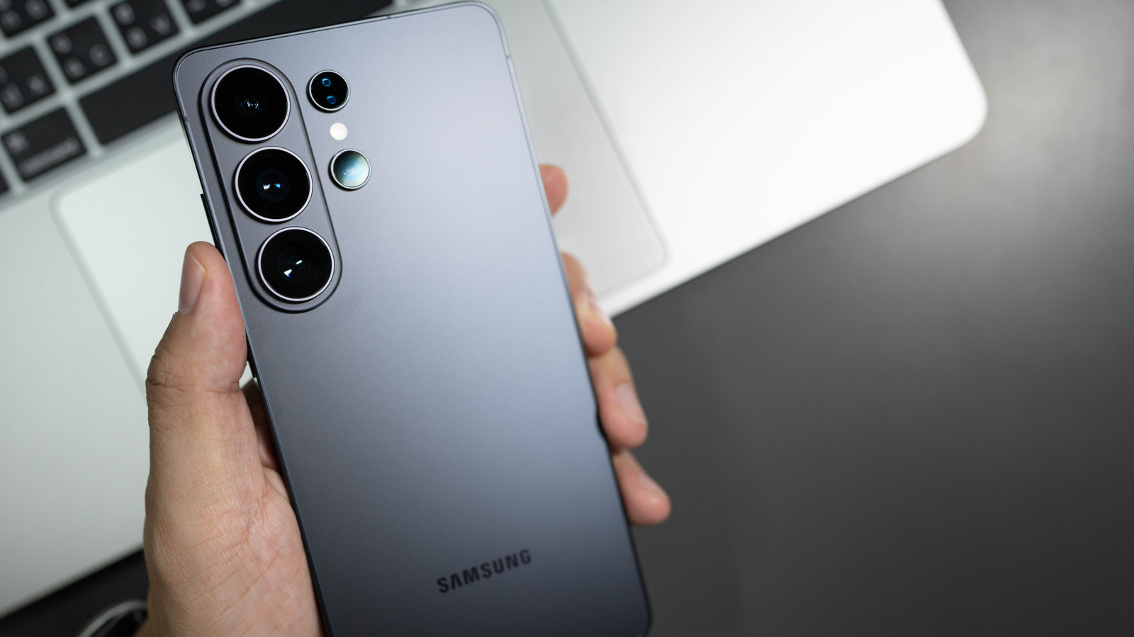 چگونه دکمه کناری گوشی Samsung Galaxy خود را شخصیسازی کنیم
