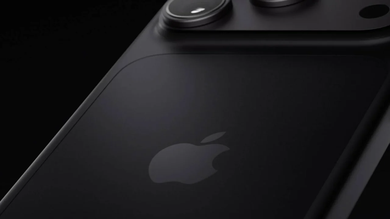 deep-black-iphone-18-pro اپل از عرضه آیفون ۱۸ پرو در چهار رنگ جدید خبر داد؛ سرانجام قیمت مشخص شد | لینک ۳۶۵